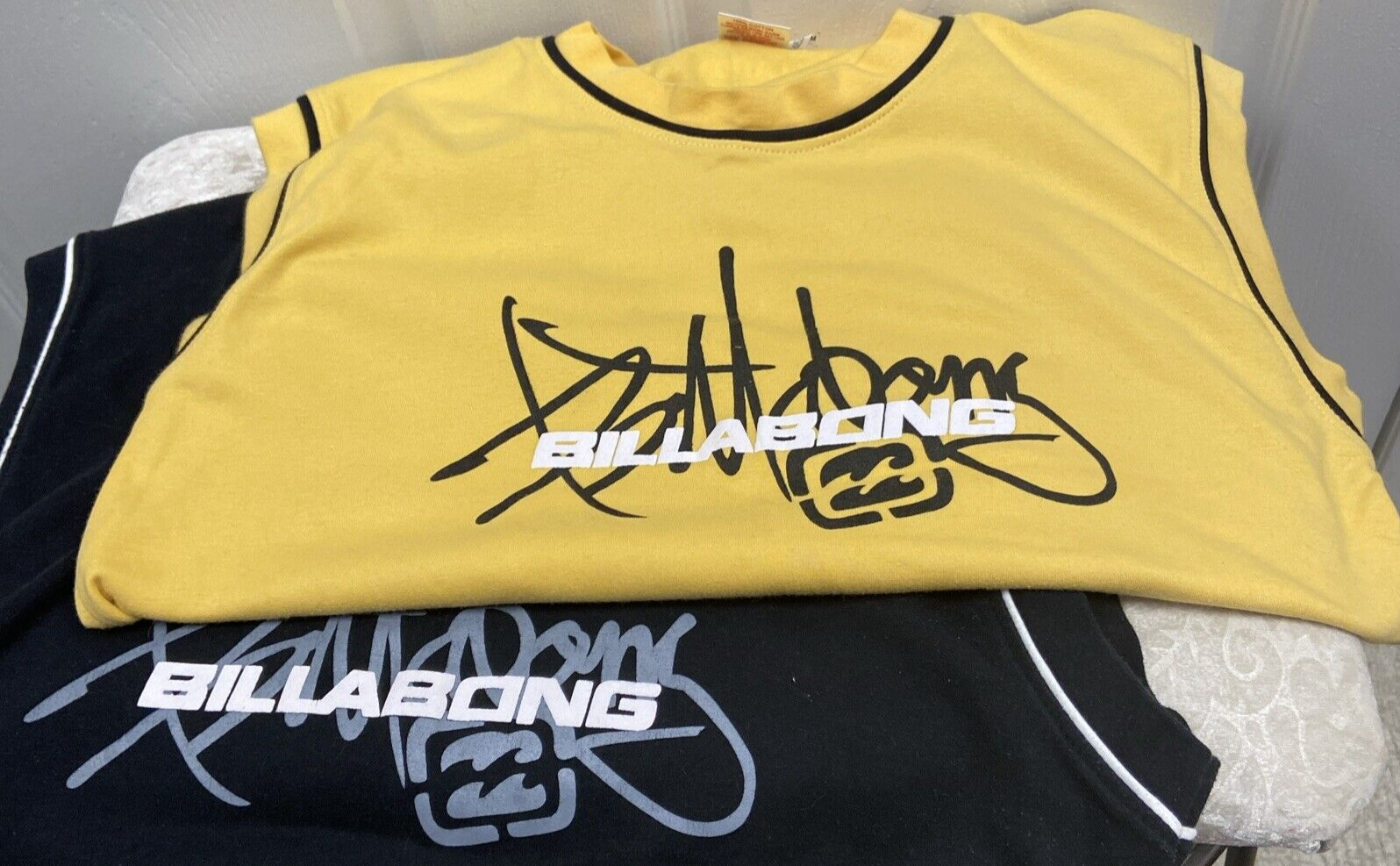 Vintage Lot of 2 Billabong Mens XL Yellow and Black Sleeveless Workout Tank Tops - Image 6