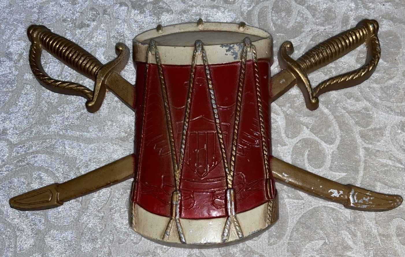Vintage Sexton USA #576 Metal Drum & Sword with Eagle Wall Decoration - Image 4