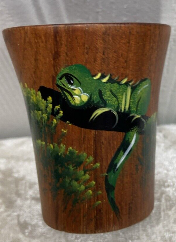 Lot of 2 Vintage Wooden Carved Mini Shot Glasses Parrot and Iguana - Image 3