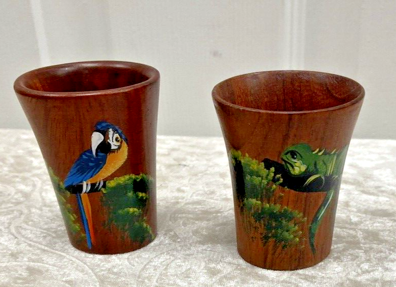 Lot of 2 Vintage Wooden Carved Mini Shot Glasses Parrot and Iguana - Image 4