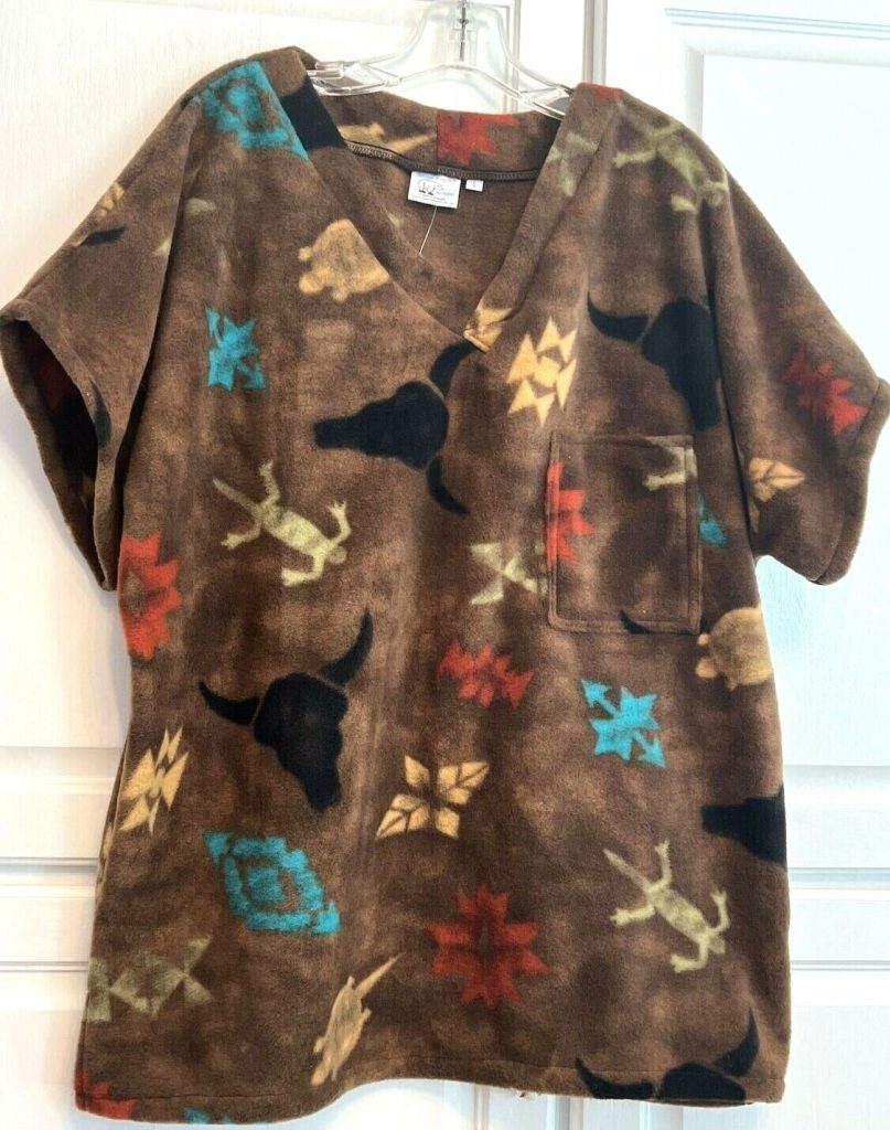 Animal Kingdom Scrubs Fleece Top Unisex Size Large Southwestern Print 1 Pkt  Main Image