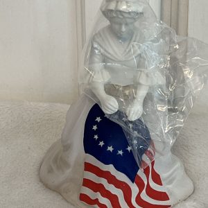 Vintage Avon Betsy Ross Figurine Topaze Cologne July 4th 1976 Patriotic Flag