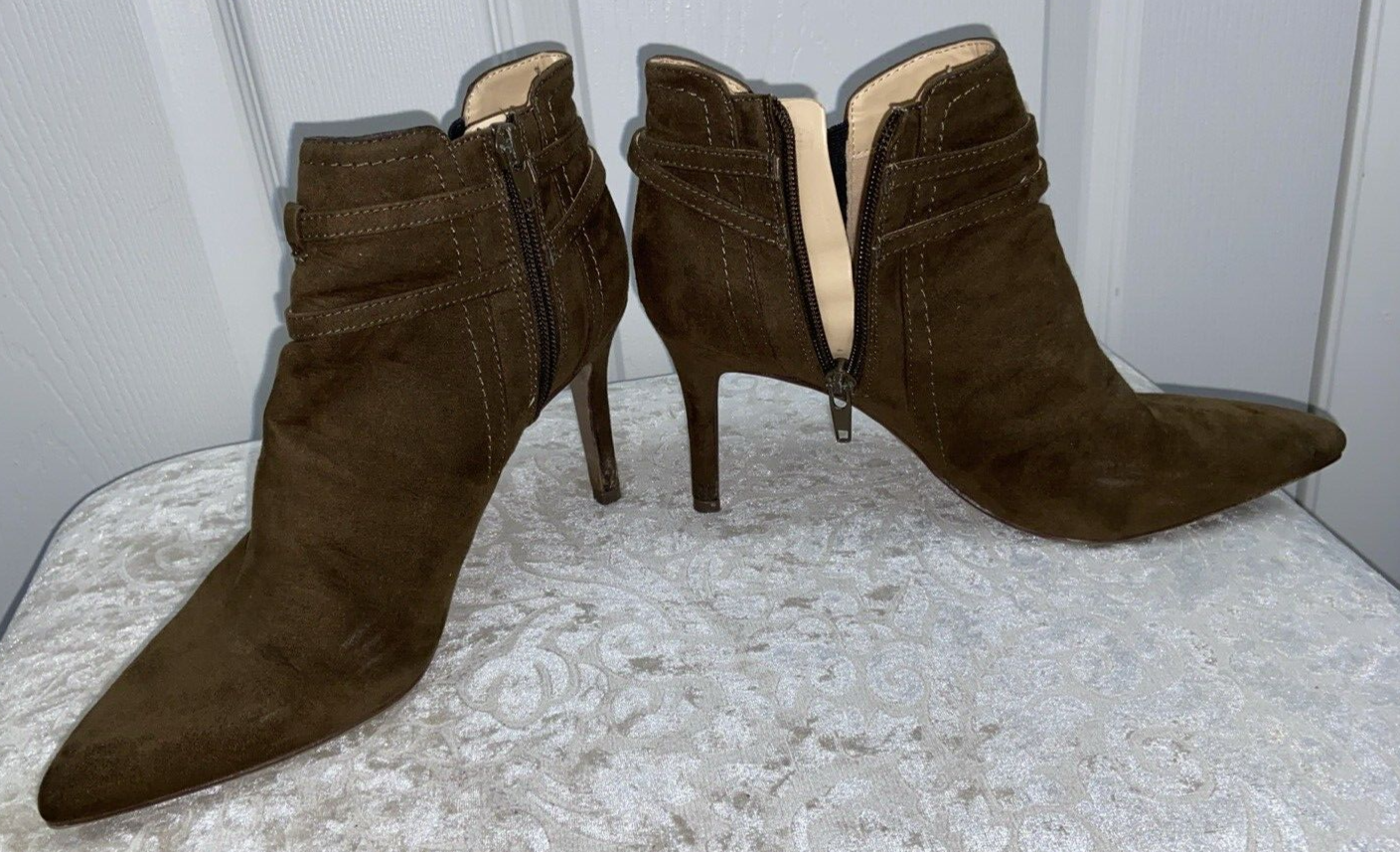 UNISA “TARRIE” MEDIUM BROWN SUEDE BOOTIE SZ 7M - Image 5