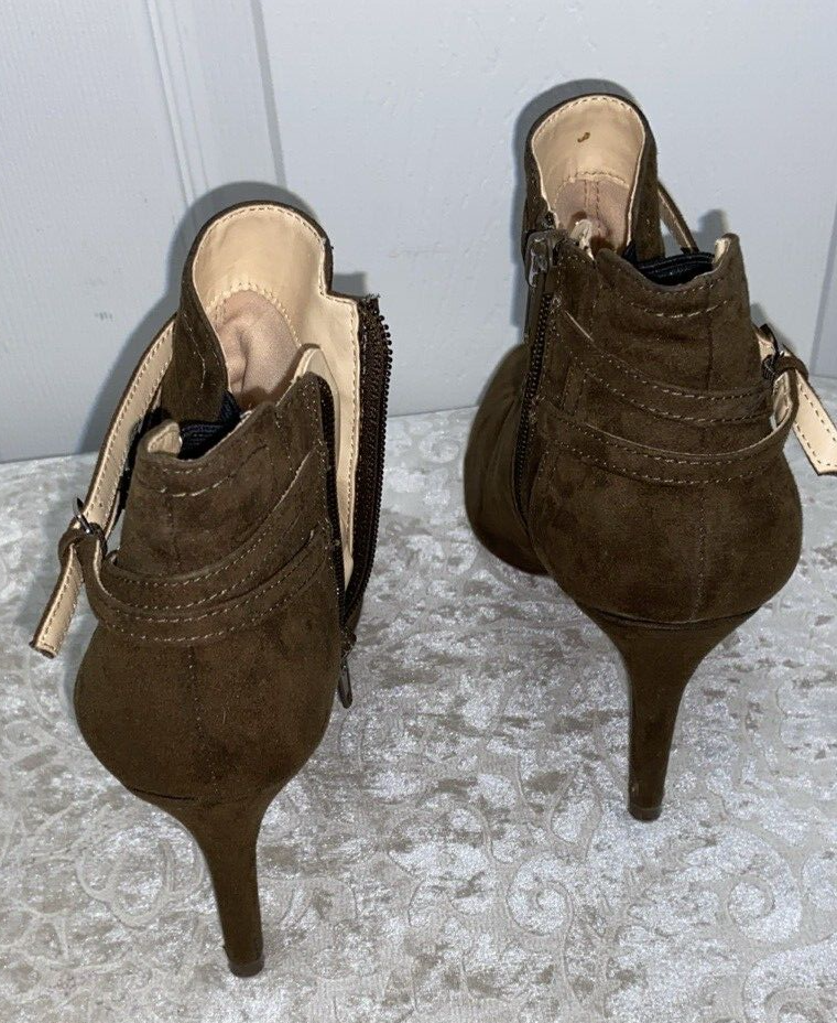 UNISA “TARRIE” MEDIUM BROWN SUEDE BOOTIE SZ 7M - Image 6