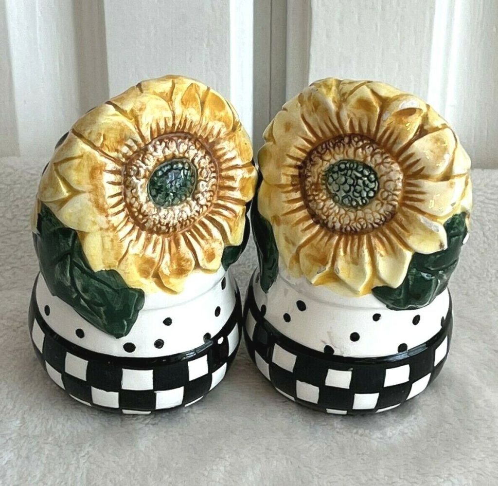 Vintage Colorful Ceramic Sunflower Salt and Pepper Shaker Set   Main Image