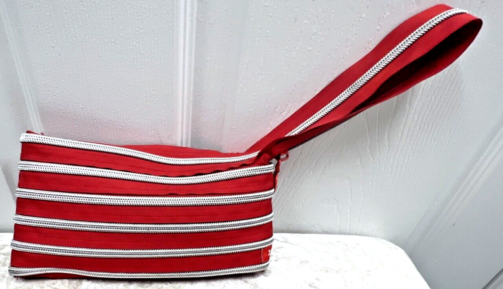 Zip It Zip-It Bag Wristlet Pouch Clutch with Hand Strap Red Main Image