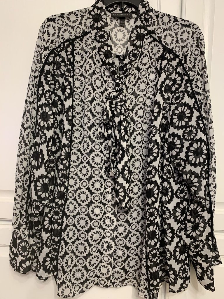 Beautiful Layne Bryant Long Sleeve Tie Neck Top Black W/ White Design Size 22/24 Main Image