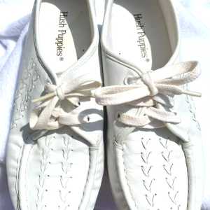 HUSH PUPPIES- ladies white wedge tie shoes 7.5 NARROW HEAL