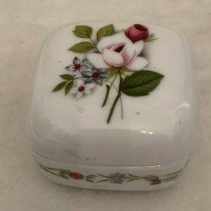 Vintage Otagiri Japan Ceramic Trinket Box Rose Bouquet Jewelry Box