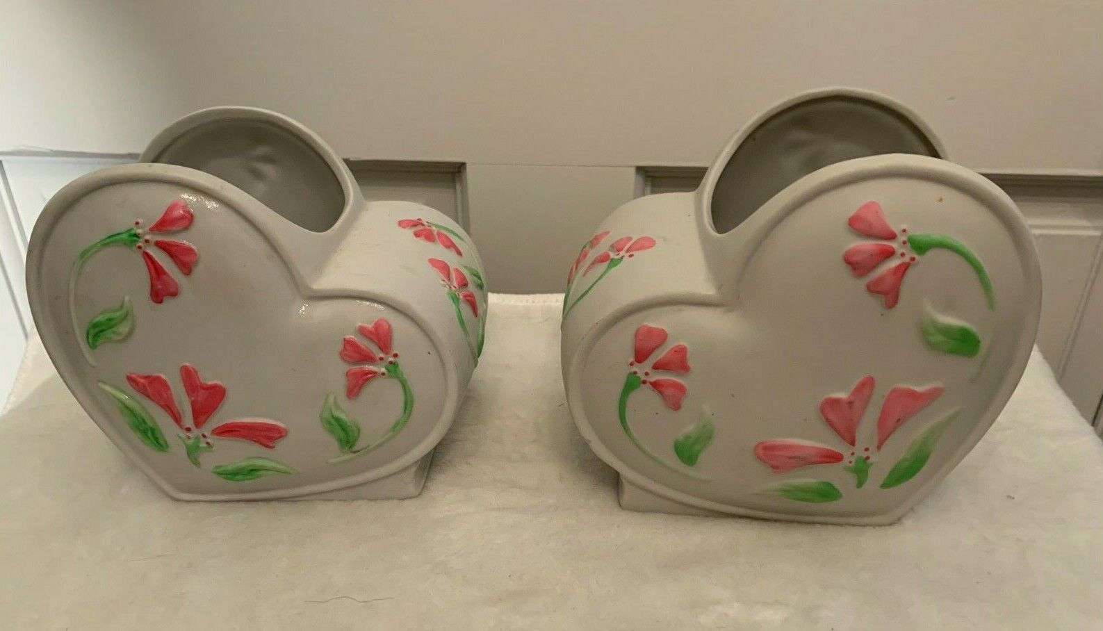 Beautiful Set of Vintage White with Pink Flowers Ceramic Flower Pots 5.5" X 5.5"