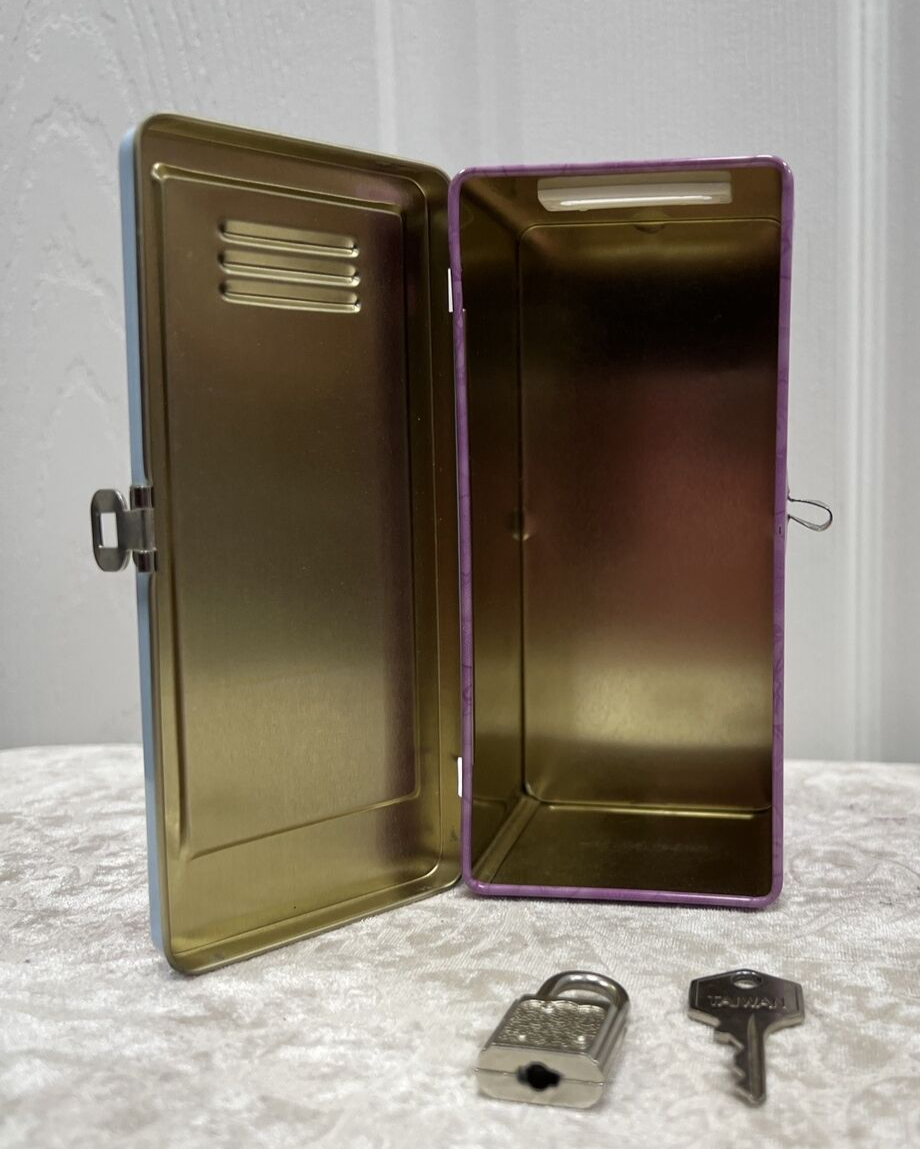 Looney Tunes Tweety Bird 2001 Pink Mini Locker Bank w Vintage Lock & Key EUC - Image 9