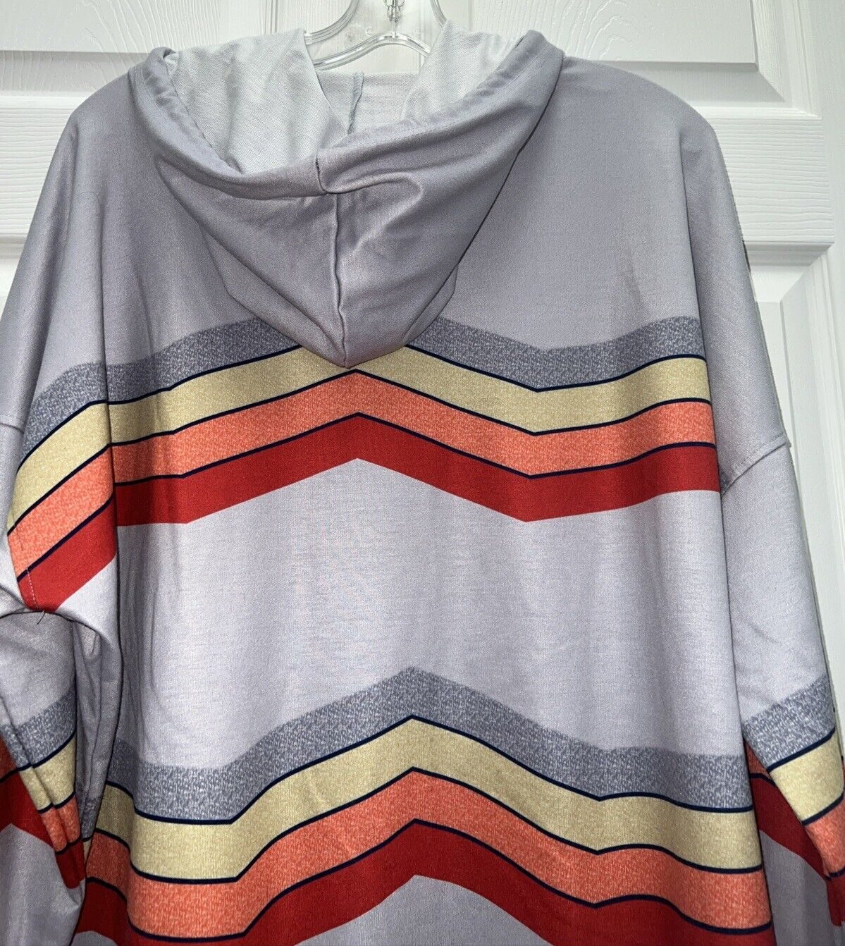Women’s Gray Cheveron Color Block Stripe Drawstring Light Weight Hoodie XXL - Image 4