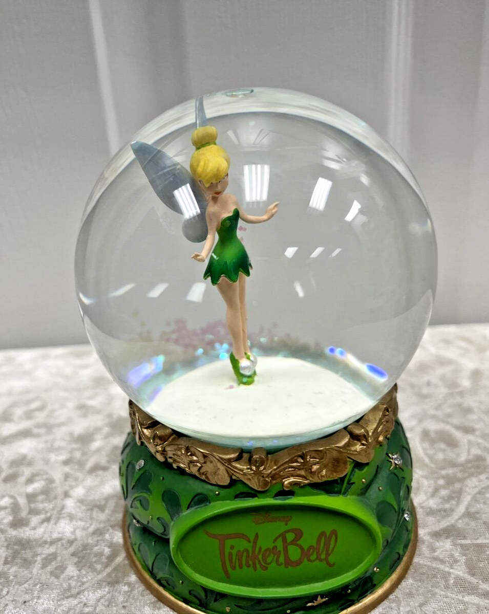 Disney Showcase Collection TinkerBell Snowglobe 4060213