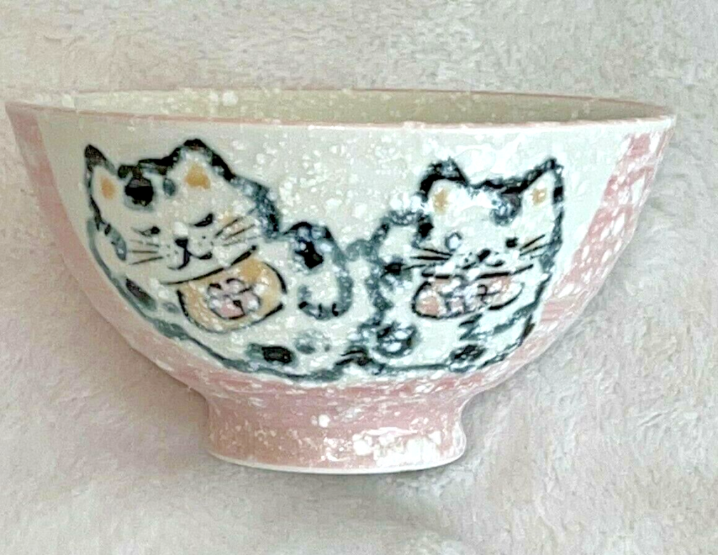 Japanese Rice Soup Bowl 4.5"D Porcelain Lucky Cats Made in Japan Pretty Pink Main Image