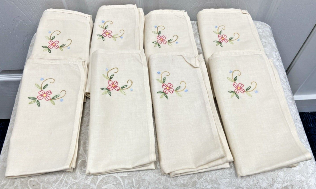 Set of  8 Flower Embroidered Cream Beige Fabric Napkins Main Image