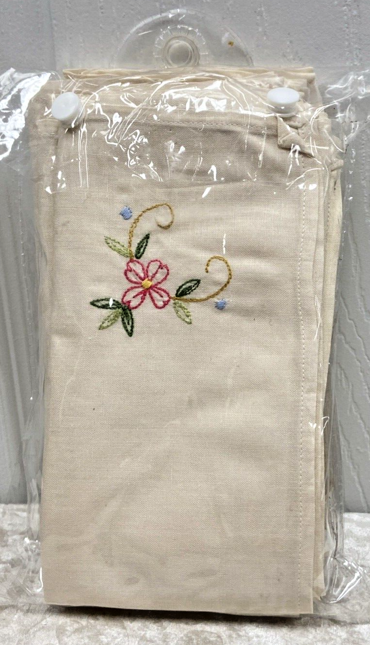 Set of 8 Flower Embroidered Cream Beige Fabric Napkins - Image 7