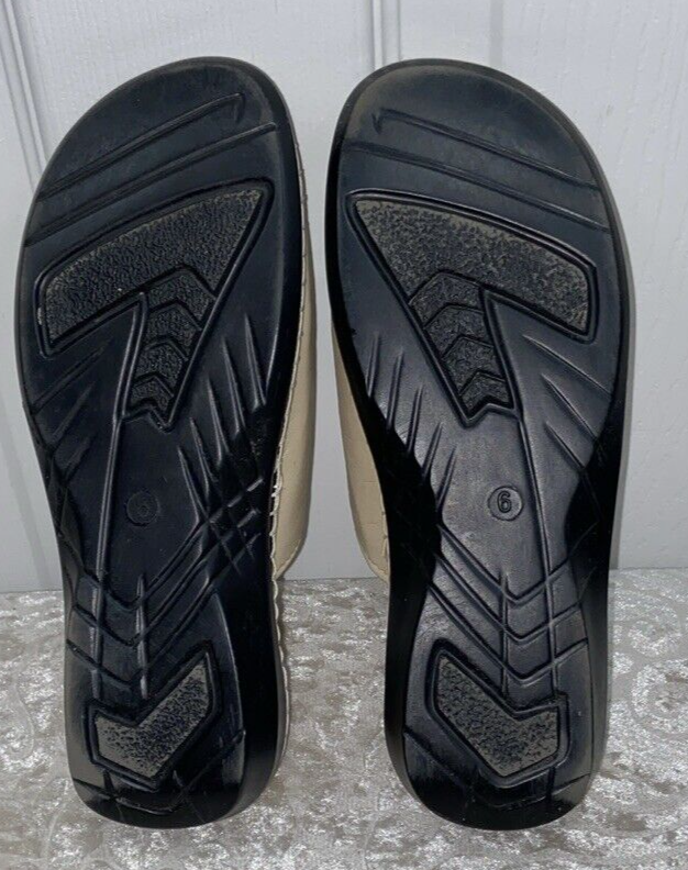 Team Collection 1" Wedge Tan Faux Leather Sandals shoes size 6M - Image 5