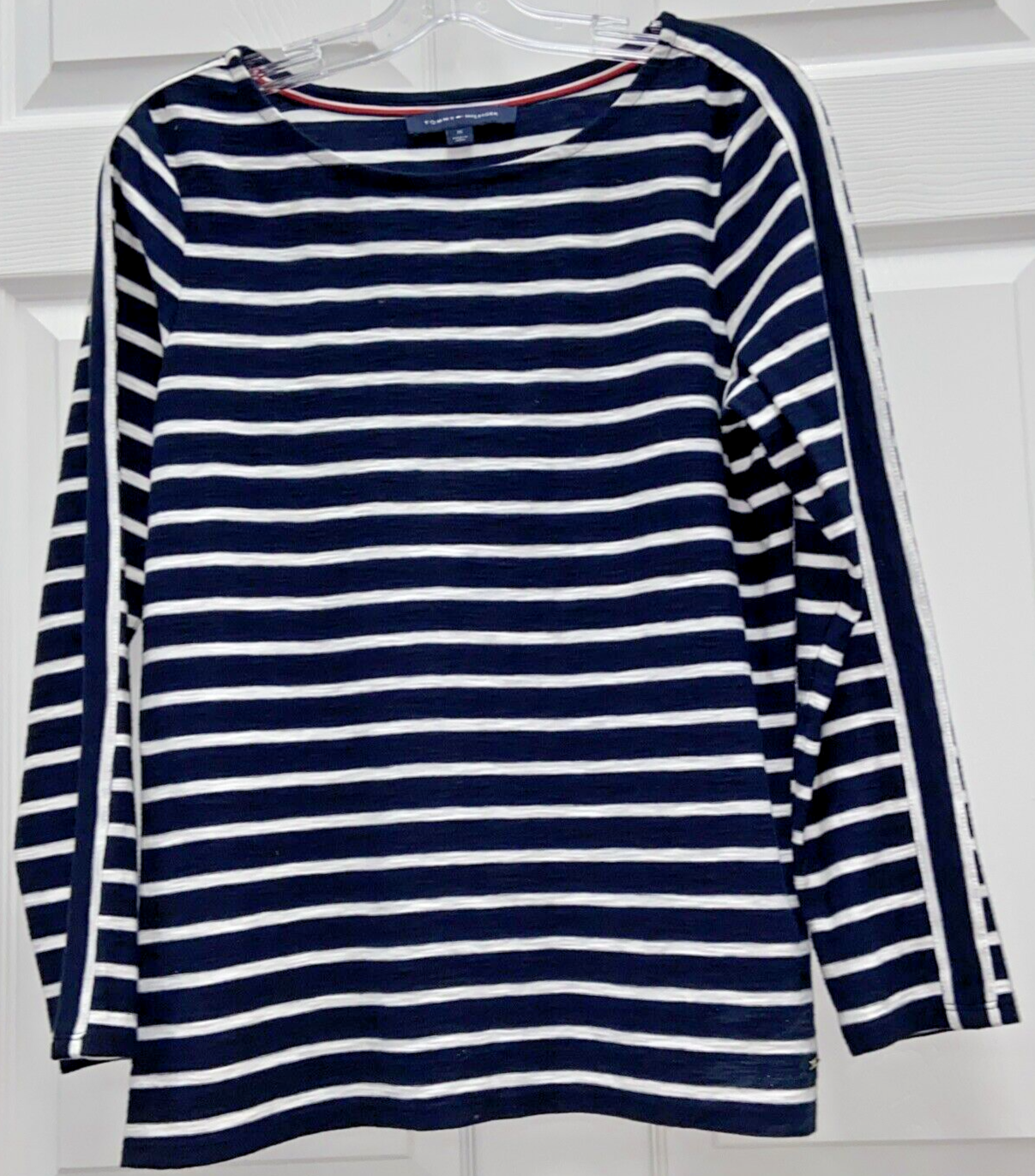 Tommy Hilfiger Pullover Shirt Sz Medium White Blue Stripped