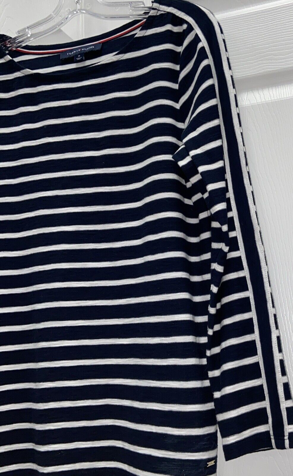 Tommy Hilfiger Pullover Shirt Sz Medium White Blue Stripped - Image 4