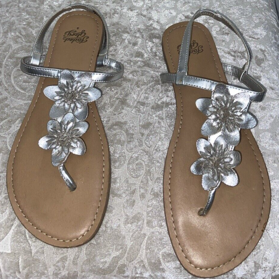 Faded Glory Flat Sandals Women's Size 8 Silver - Image 2