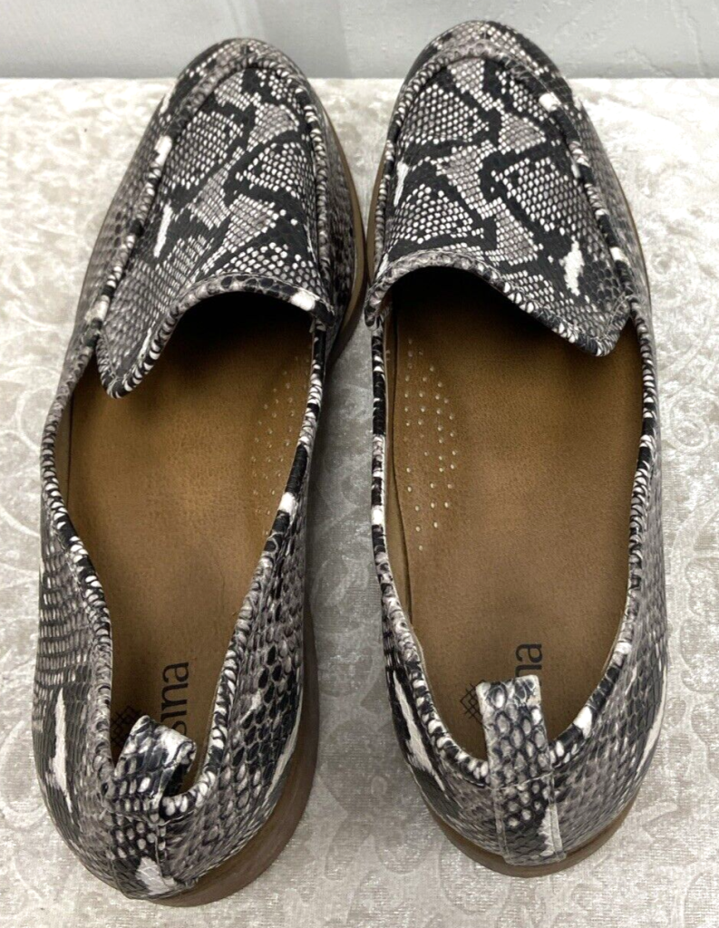 Susina Kellen Grey Black Snakeskin Loafers Vegan Leather Womens 7M Main Image