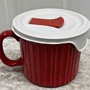 CorningWare COLOURS Stoneware 20oz SOUP/MEAL MUG with VENTED LID  Red