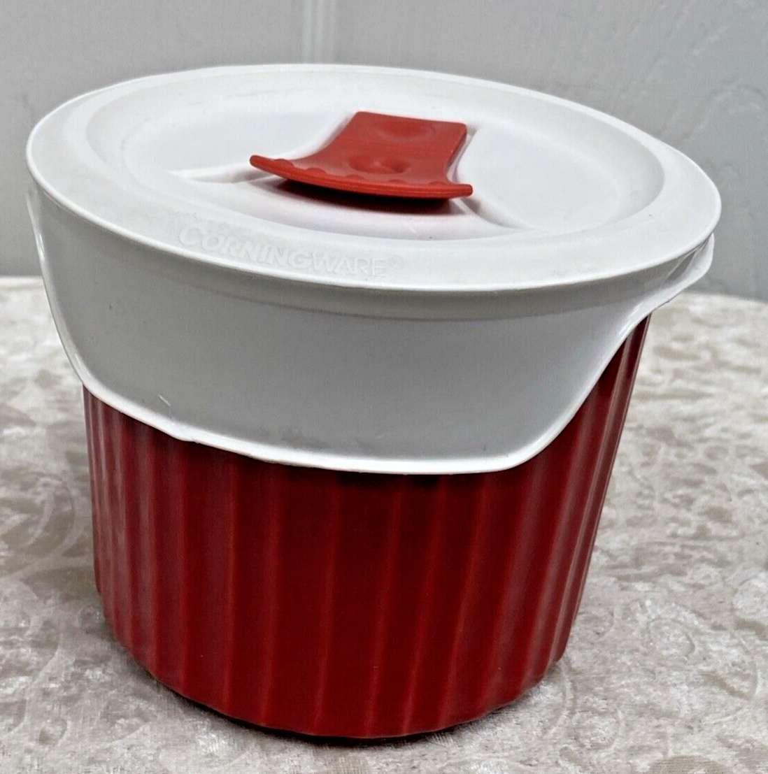 CorningWare COLOURS Stoneware 20oz SOUP/MEAL MUG with VENTED LID Red - Image 2